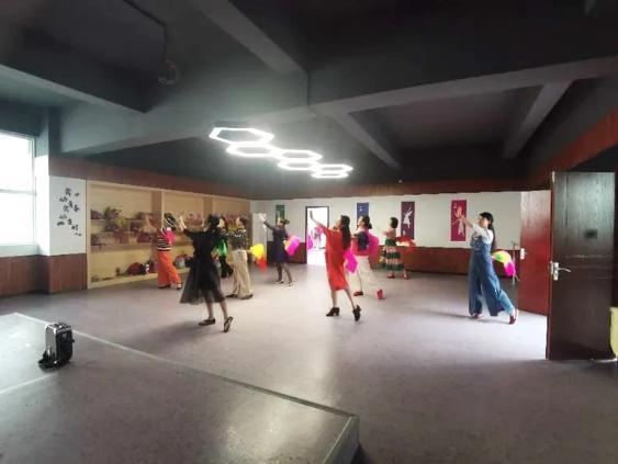 許昌市魏都區(qū)文化館公益劇場(chǎng) 組織開(kāi)展基層文藝骨干培訓(xùn) 模特