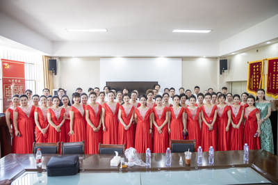 湖北師范大學(xué)教師代表隊榮獲黃石市教育系統(tǒng)教師合唱比賽一等獎